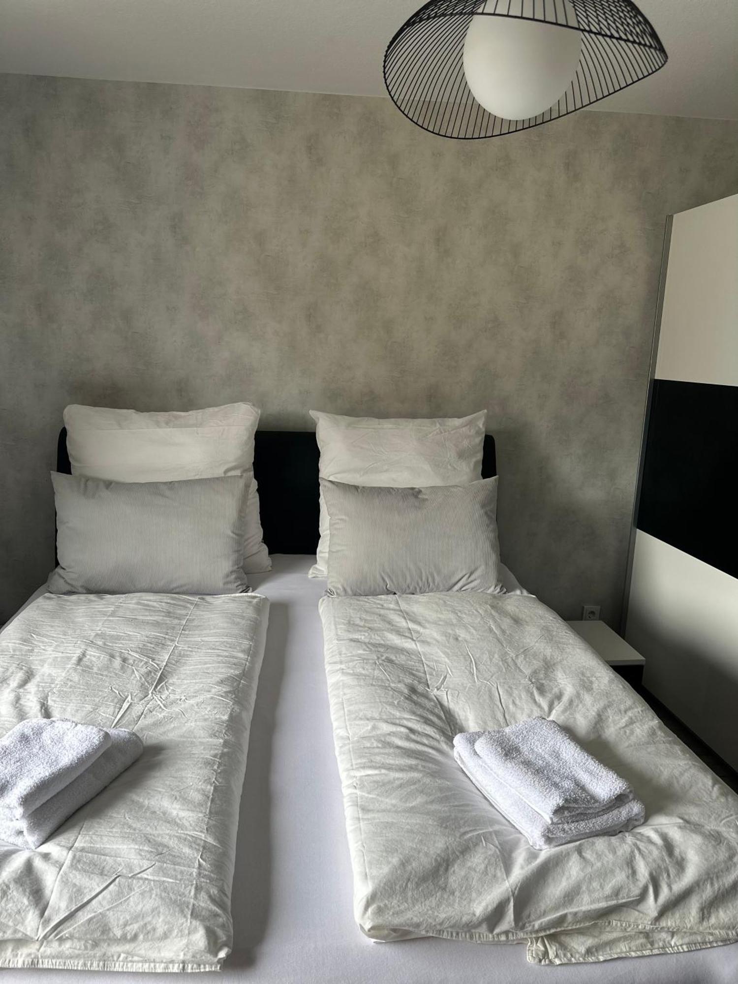 Fewo Am Deich 1 Zentral Mit Stadtblick Und Kontaktloser Check In Bremerhaven Exteriör bild